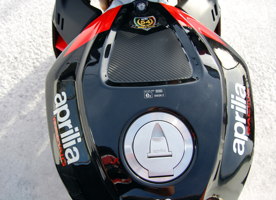 Imagen de Aprilia TUONO V4 1100