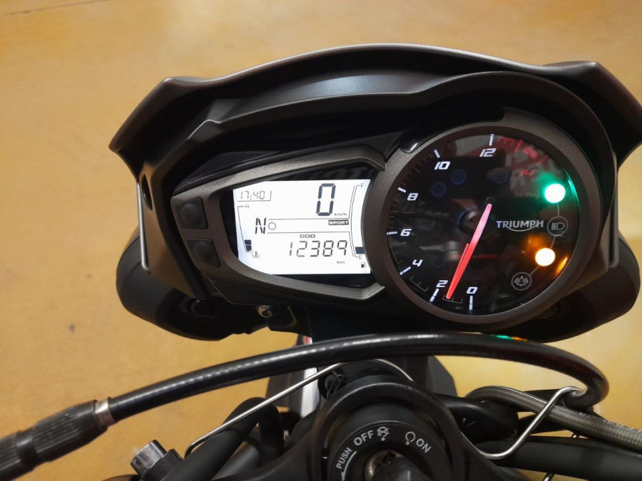 Imagen de Triumph STREET TRIPLE R