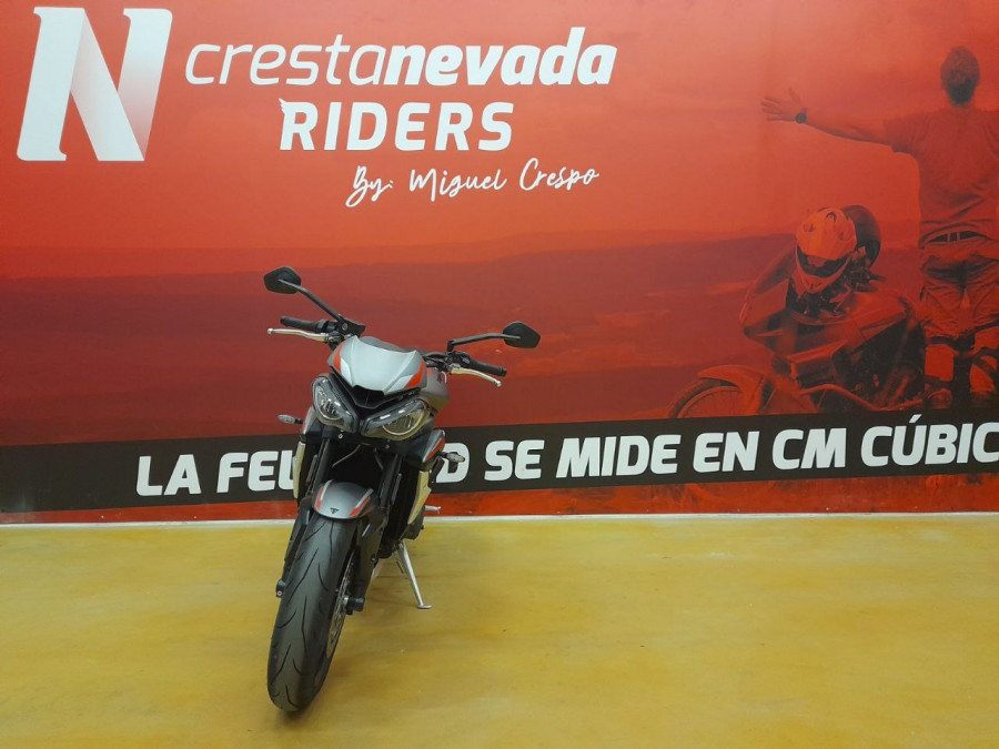 Imagen de Triumph STREET TRIPLE R